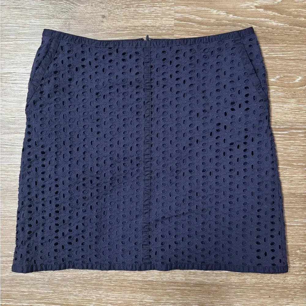 Ann Taylor Loft Navy Eyelet Skirt with Pockets, Lining, and Zip up back Size 8